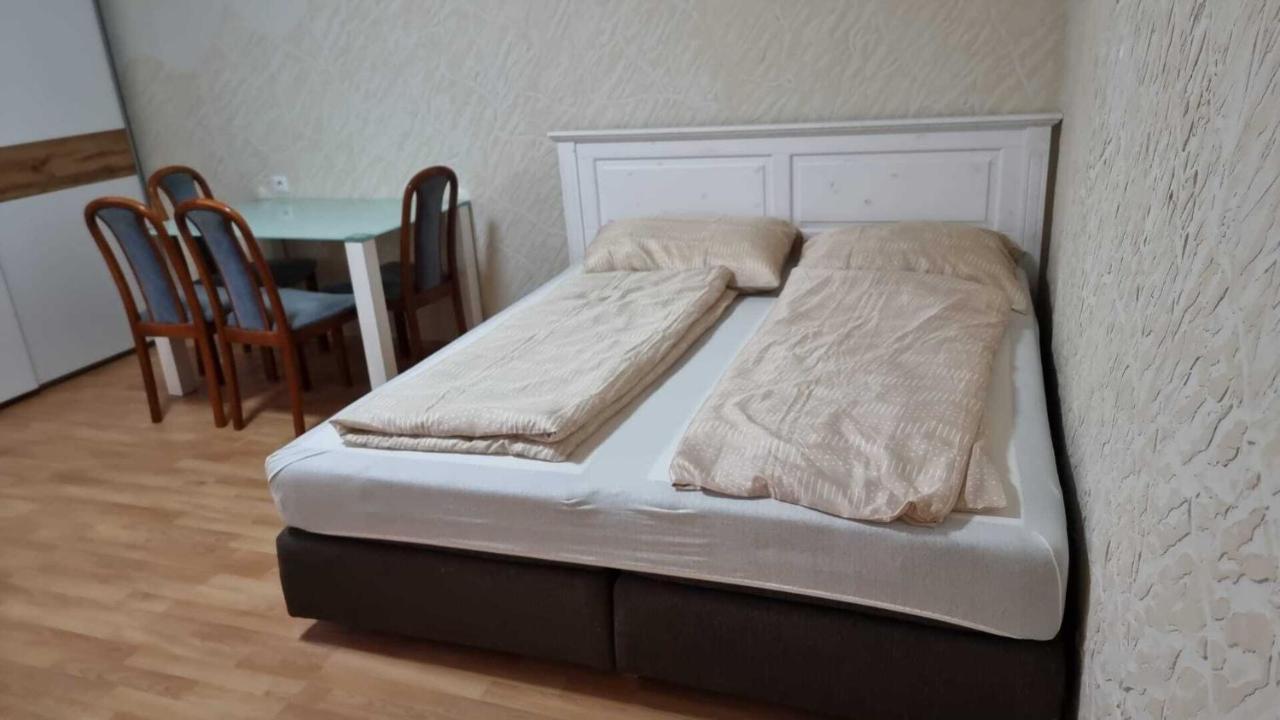 Premier Triple Room Mz Виена Екстериор снимка