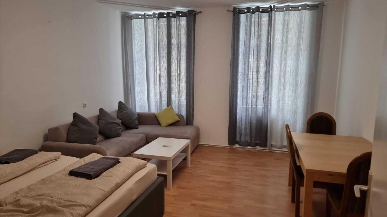 Premier Triple Room Mz Виена Екстериор снимка